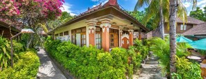 Exterior - Paradise Palm Beach Bungalows and Dive  (Karangasem)