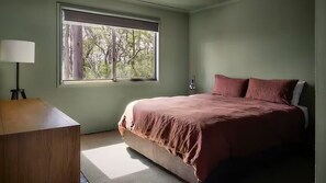Room - Patonga House: Stunning Views, Privacy, Heated Pool and Panoramic Outdoor Sauna (Patonga)