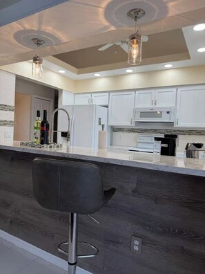 Fridge, microwave, oven, stovetop -   Peaceful Rotonda West Retreat Near Beaches & Golf (Rotonda West)