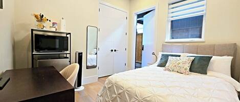 1 bedroom, desk, iron/ironing board, free WiFi