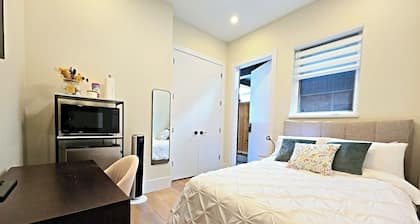 Private Room Near Grouse Mountain & Scenic Trails in North Vancouver