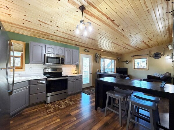 Microwave, oven, stovetop, dishwasher