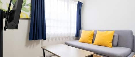 Apartment(e03), Non Smoking | Living area