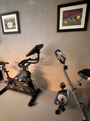 Fitness facility - Luxury Canal Villa, Headed Pool, Game Room, Sandy Beach Yard & Fire Pit (Cape Coral)