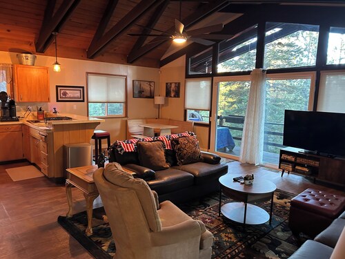 Peaceful Sequoia Forest Cabin