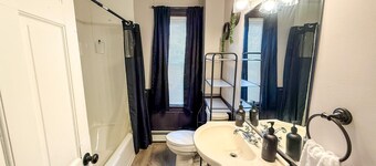 Providence Royal Maisonette Free Parking + Game Room