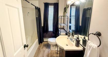 Providence Royal Maisonette Free Parking + Game Room