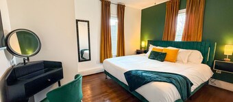 Providence Royal Maisonette Free Parking + Game Room