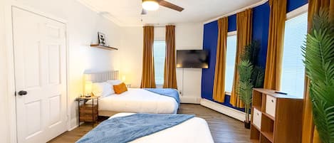 3 bedrooms, desk, iron/ironing board, free WiFi
