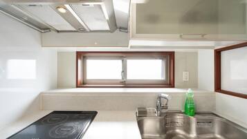 Fridge, microwave, stovetop, electric kettle
