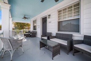 Terrace/patio - 9BR Sleeps 19 - 1 Block to Beach - Ocean Views! (Ventnor City)