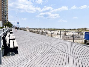 Terrace/patio - 9BR Sleeps 19 - 1 Block to Beach - Ocean Views! (Ventnor City)