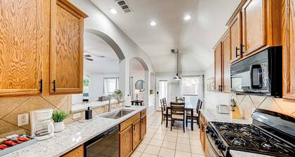 Stylish Texas retreat near Lakes, UNT, Cozy, modern interiors with local flair