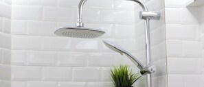 Family Studio | Bathroom - Family Hub at Pratunum (Bangkok)