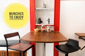 Basic Quadruple Room | Dining - Family Hub at Pratunum (Ratchathewi)