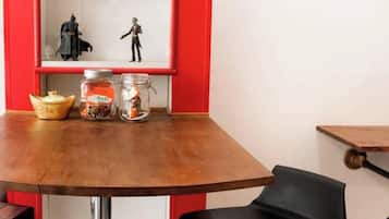 Deluxe Family Suite | Dining