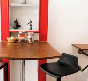 基础四人房 | 用餐