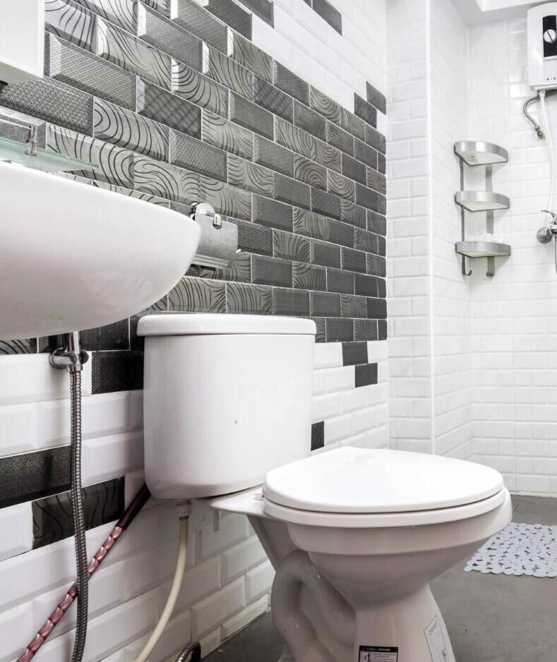 Deluxe Family Suite | Bathroom