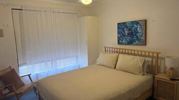3 bedrooms, iron/ironing board, free WiFi, bed sheets