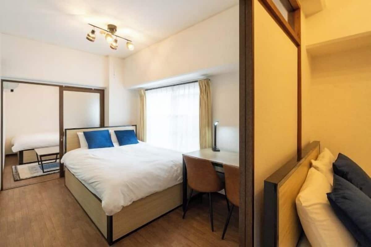 WiFi (free), bed sheets