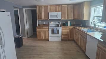 Refrigerador, microondas, horno, placa de cocina