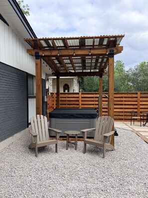 Terrace/patio - The Juniper - Renovated, Cozy North Loop Home w/ Hot Tub (Austin)