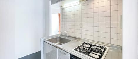 Apartment(i01), Non Smoking | Private kitchen | Fridge, microwave, stovetop, cookware/dishes/utensils