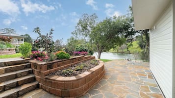 Luxury Studio, Lake View, Lakeside | Terrace/patio