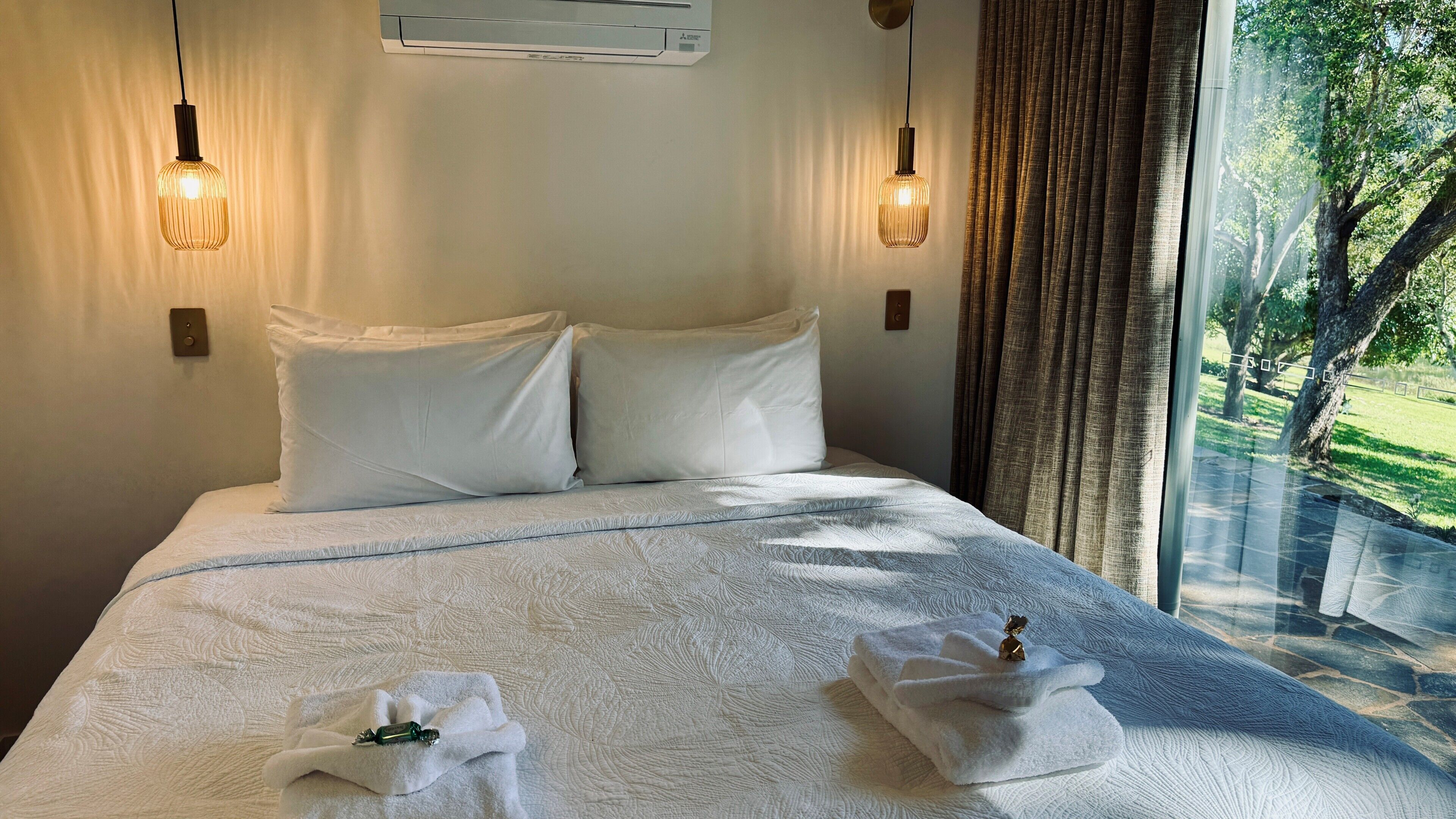 Luxury Studio, Lake View, Lakeside | In-room safe, soundproofing, iron/ironing board, free WiFi