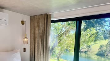 Luxury Studio, Lake View, Lakeside | In-room safe, soundproofing, iron/ironing board, free WiFi