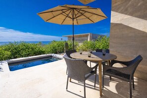 Outdoor dining - Ocean View Luxury Surf Casita 1    
    IG RanchoAguaSal (Playa Tortuga)