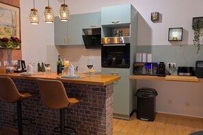 Private kitchen - Vrbo Property (Saint-Privat)