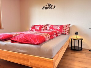 1 bedroom, free WiFi, bed sheets
