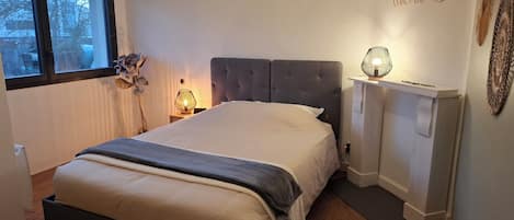 2 slaapkamers, een strijkplank/strijkijzer, wifi, beddengoed