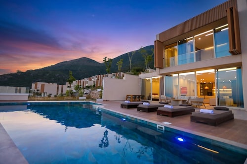 Luxury Pool Villa Palasea With Panoramic Sea View