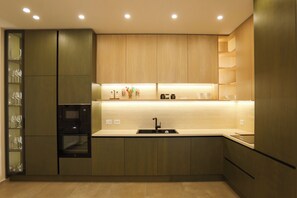 Fridge, microwave, oven, stovetop - Villa Palasea (Himarë)