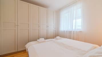 1 bedroom, free WiFi, bed sheets