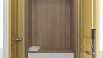 Deluxe Double Room, Beach View | Interior