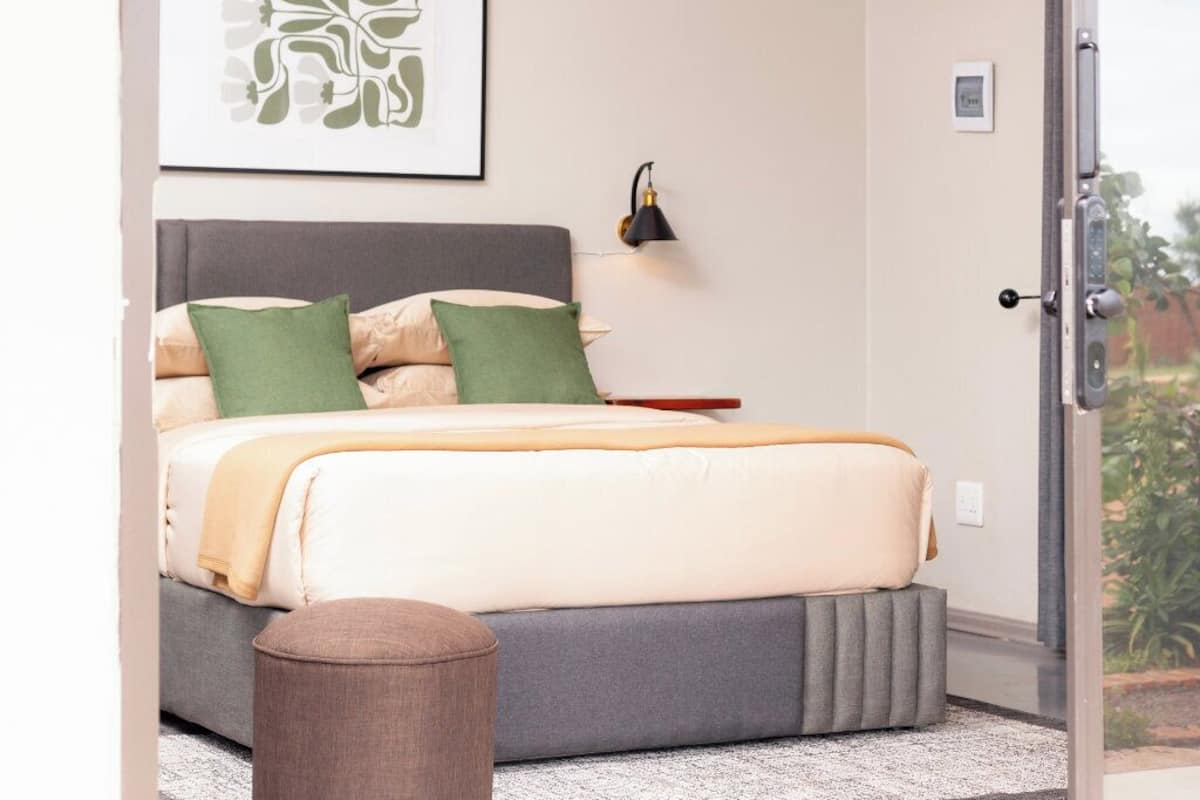 Luksushuvila, parveke, näköala puutarhaan