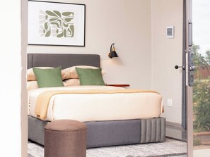 Luxe villa, balkon, uitzicht op tuin