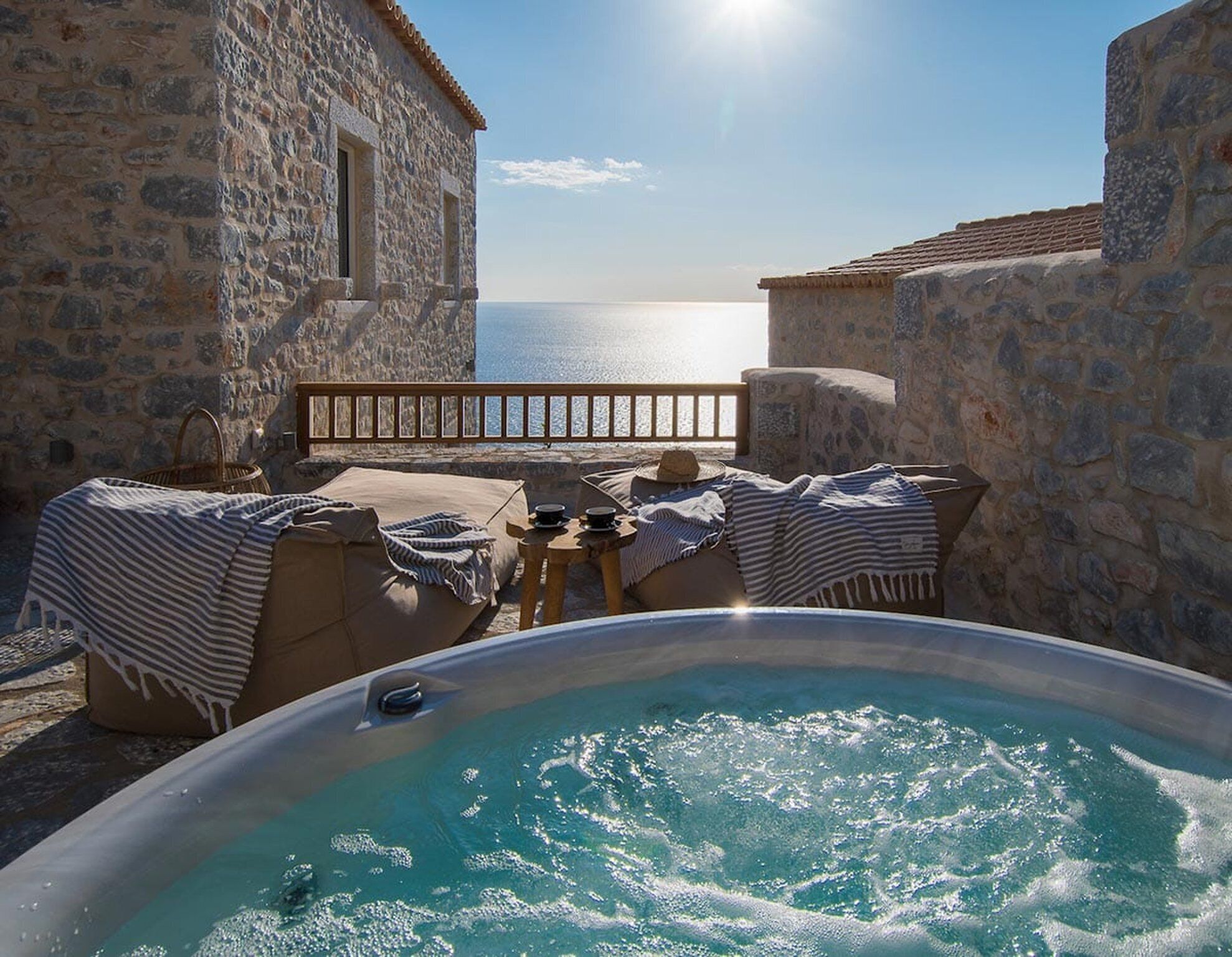 Outdoor spa tub