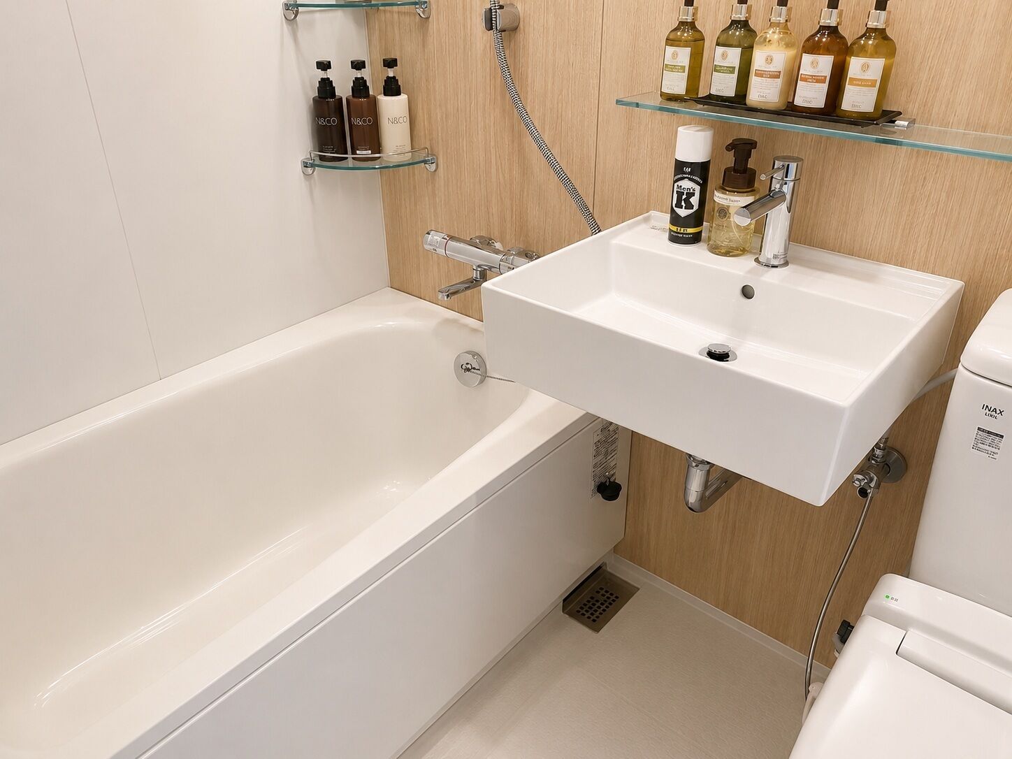 [Western-style modern superior] 35sqm Non-smoking | Bathroom | Hair dryer, towels, shampoo, toilet paper