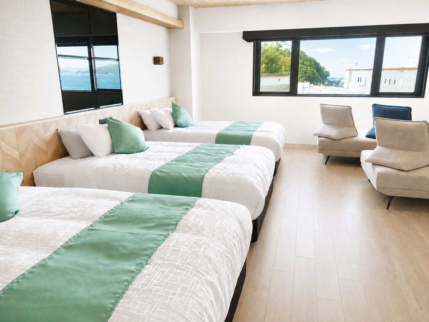 [Western Modern Triple Room] 40sqm, Non-smoking | Desk, WiFi (free), bed sheets