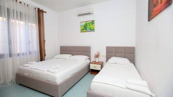 Family Villa, Multiple Bedrooms, 2 Bathrooms, Mountainside (Villa Meminaj With Sea View And) | 4 bilik tidur, Wi-fi percuma, cadar katil