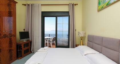 Villa Meminaj With Sea View And Garden