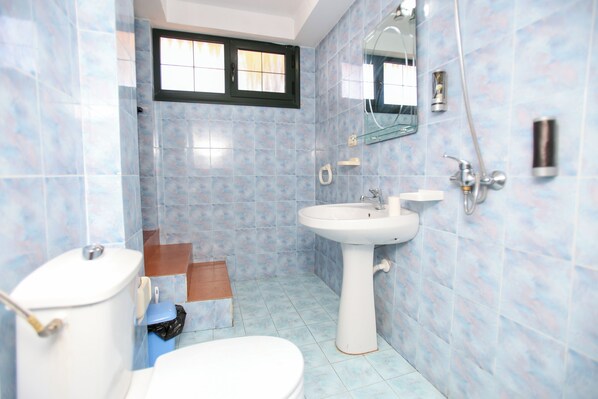 Bathroom - Villa Meminaj With Sea View And Garden (Orikum)