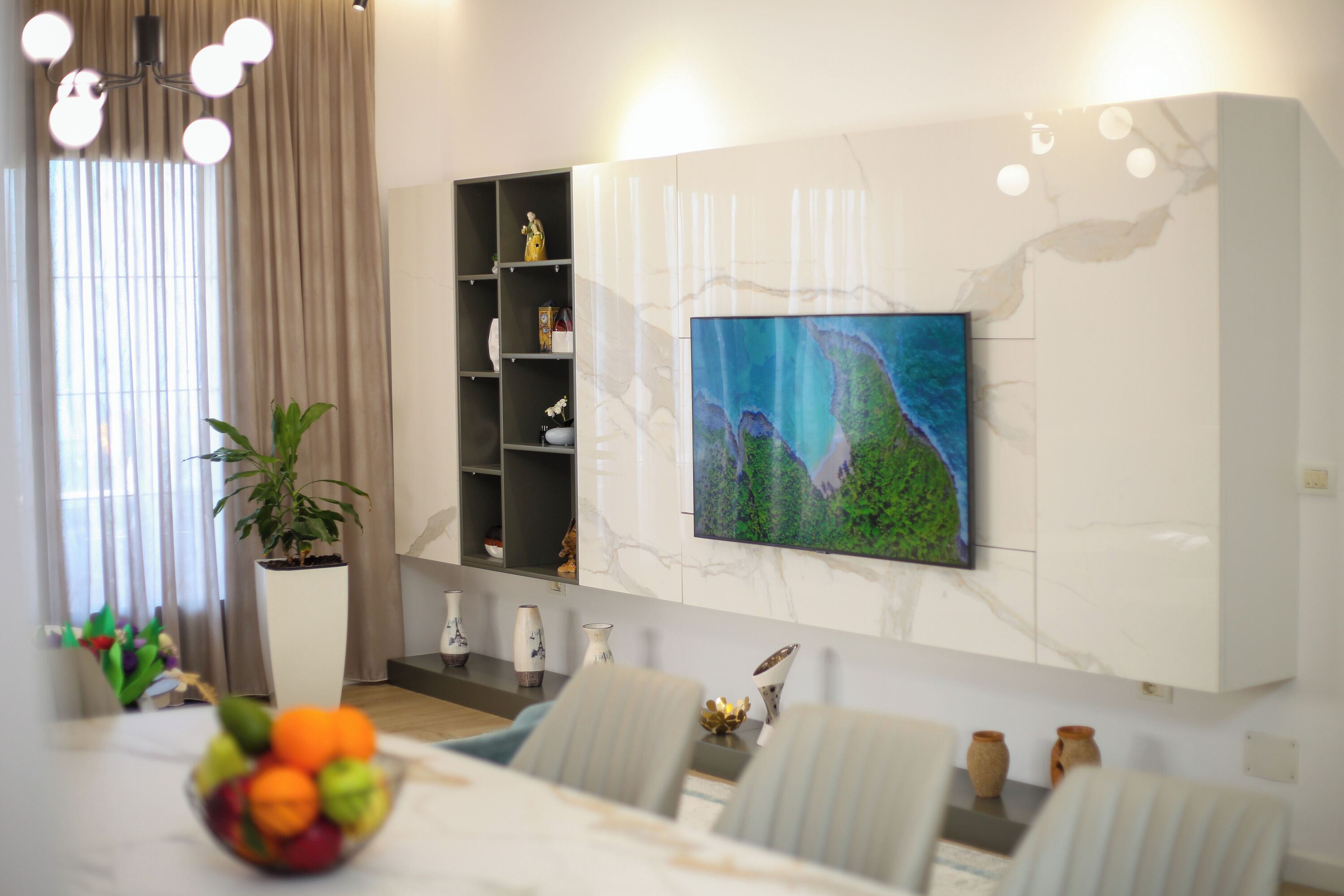 Vila Keluarga, beberapa kamar, 2 kamar mandi, tepi gunung (Villa Meminaj With Sea View And) | Tempat makan