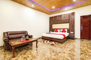 Deluxe Double Room - Premium Hotel Himdhara Dalhousie (Dalhousie)