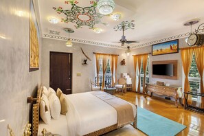 Villa Deluxe | Una cassaforte in camera, ferro/asse da stiro, Wi-Fi gratuito