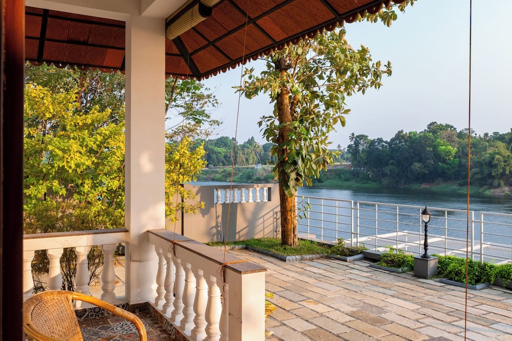 Vintage Retreat by ELIVAAS 5BHK Villa